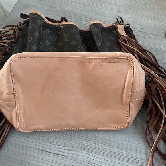 Louis Vuitton - Picture 5 of 7